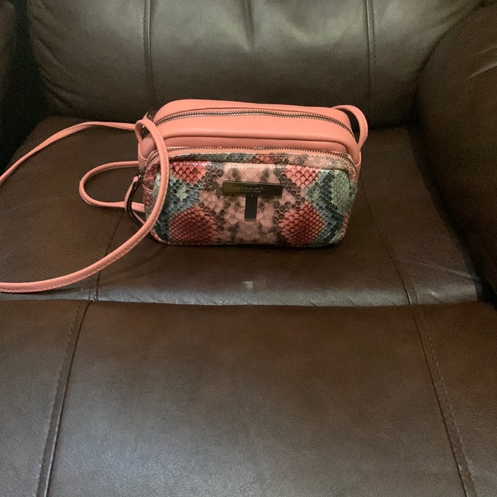 Selling a bag any question ask 😊